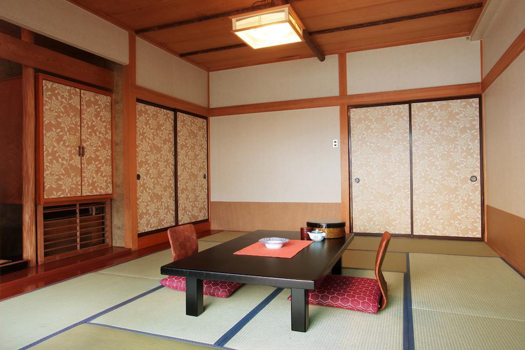 Kosuien Hotel Fujikawaguchiko Room photo